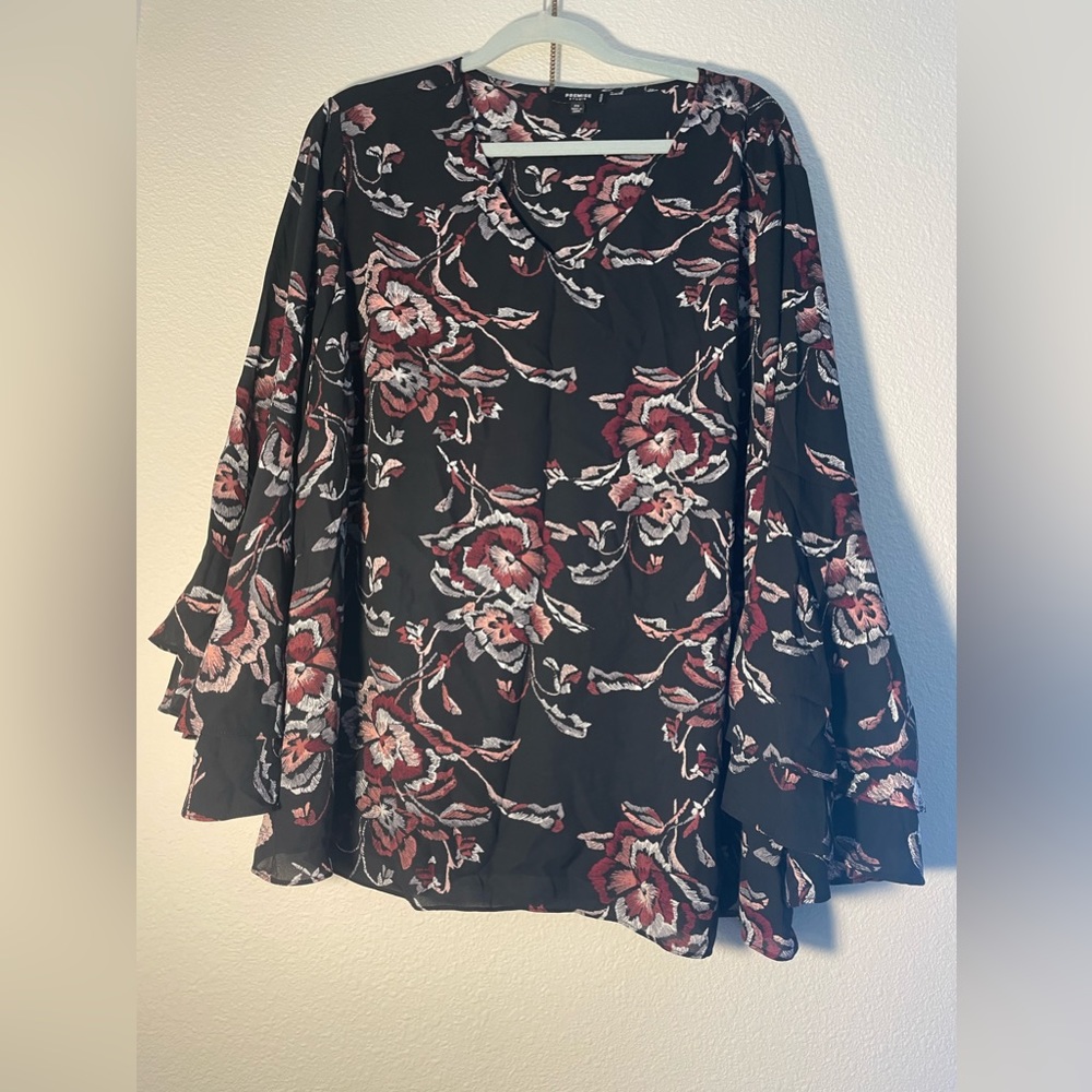 Woman’s Blouse 🖤💕